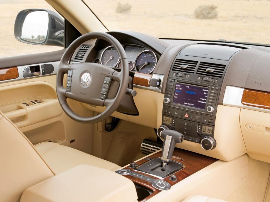  Volkswagen Touareg V10 TDi 2007 года  (фото 24 из 37)